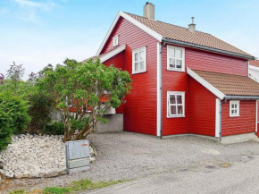 Отель Holiday Home Skjærbommen II  Хёвог